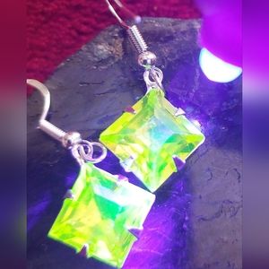 Yellow uranium glass 10mm square rhinestone earrings